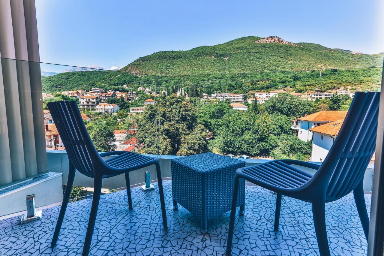 Carine Hotel Kumbor Superior Херцег Нови Екстериор снимка
