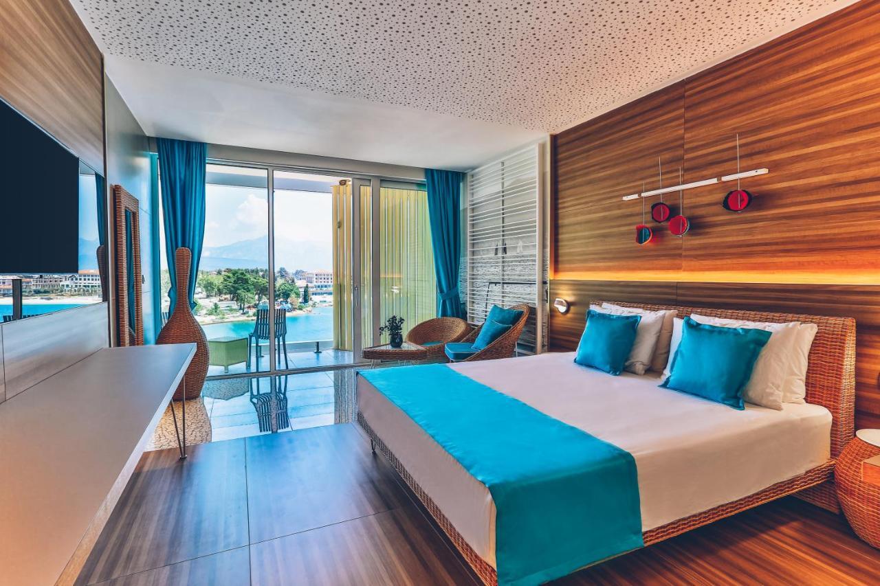 Carine Hotel Kumbor Superior Херцег Нови Екстериор снимка