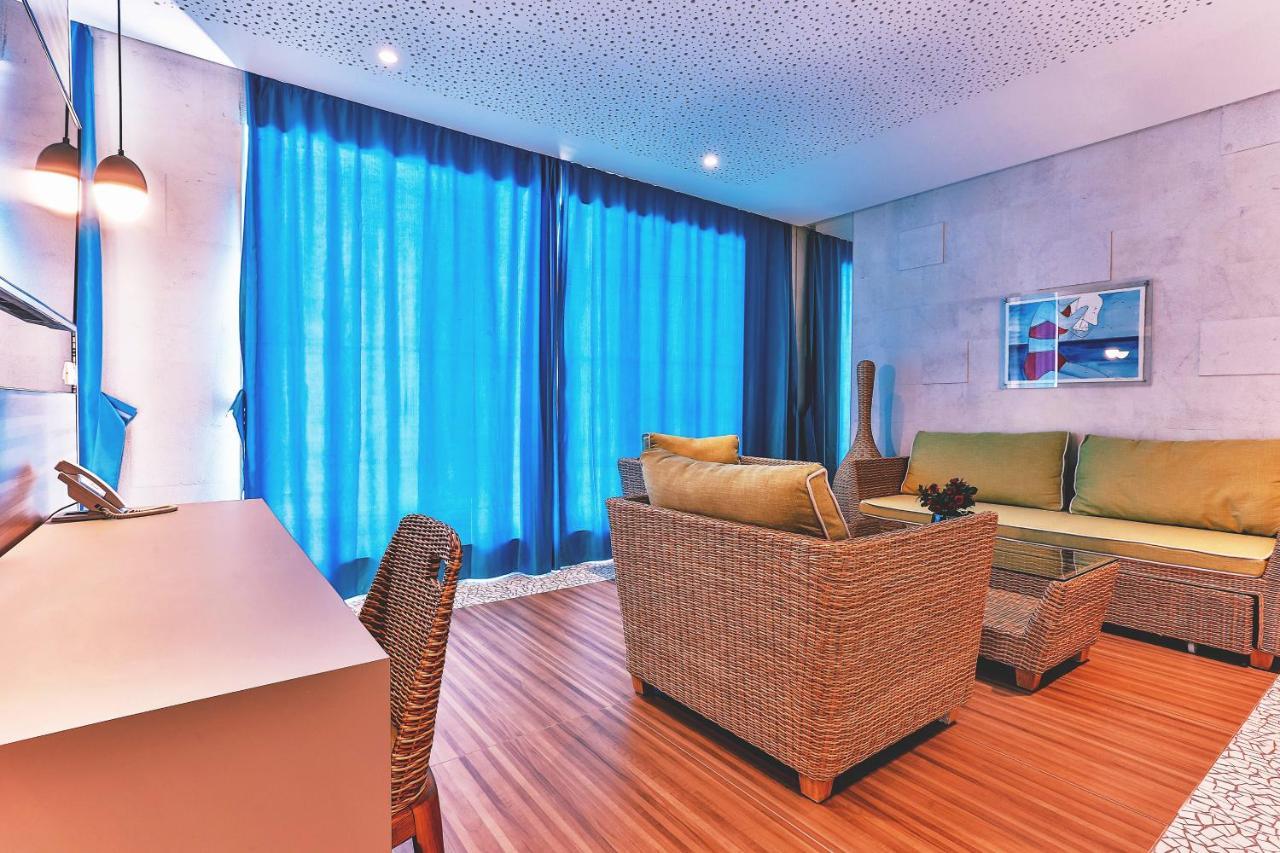 Carine Hotel Kumbor Superior Херцег Нови Екстериор снимка