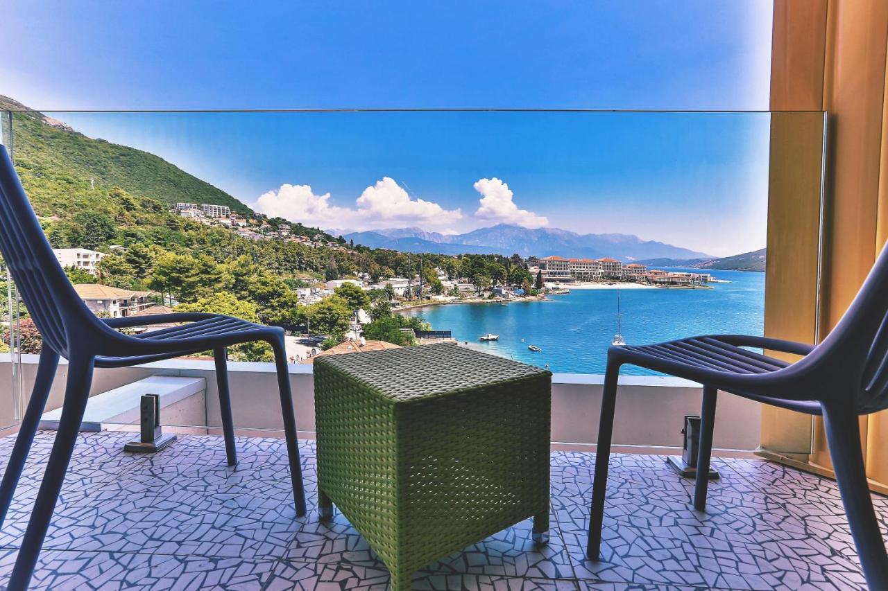 Carine Hotel Kumbor Superior Херцег Нови Екстериор снимка