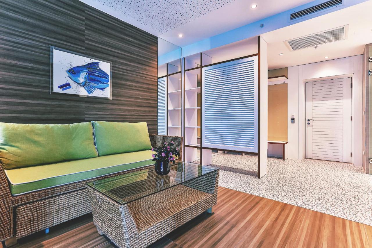 Carine Hotel Kumbor Superior Херцег Нови Екстериор снимка
