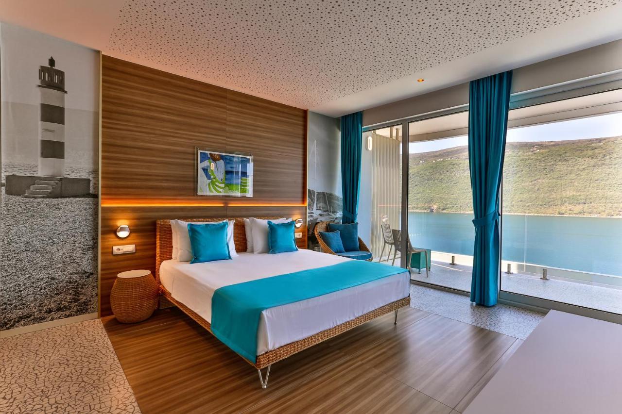 Carine Hotel Kumbor Superior Херцег Нови Екстериор снимка