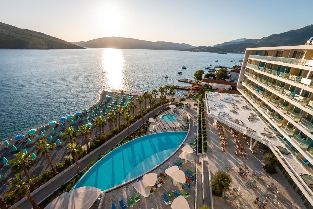 Carine Hotel Kumbor Superior Херцег Нови Екстериор снимка