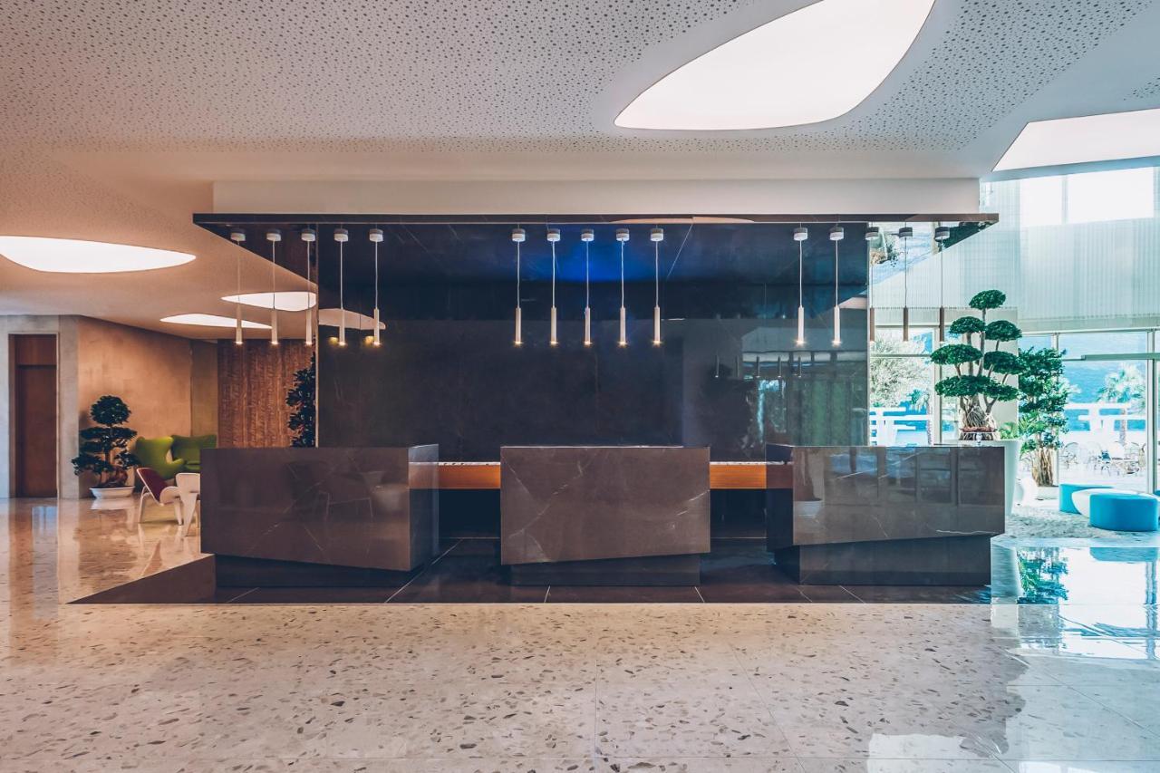 Carine Hotel Kumbor Superior Херцег Нови Екстериор снимка